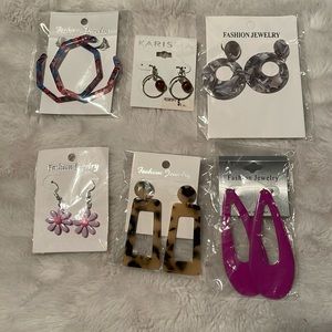 6 pairs of pierced earrings NWT